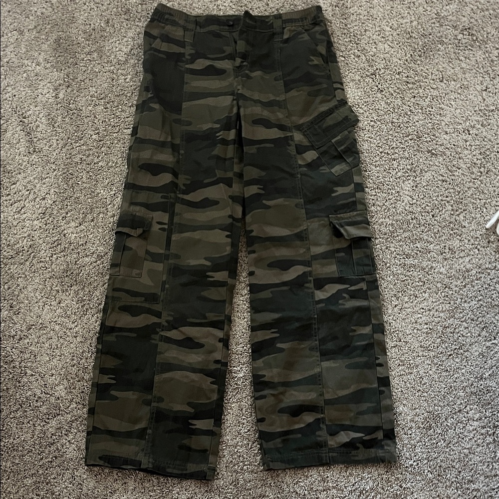 PacSun Green Camouflage Cargo Pants